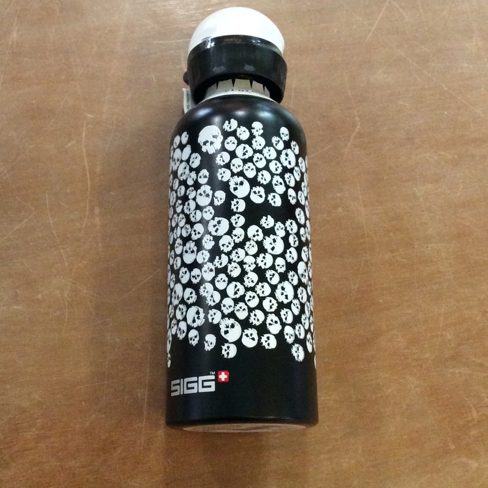 Sigg Skull Storm (20oz) bottle